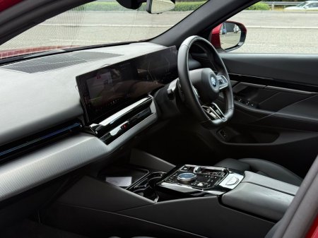 2024 BMW 5-Series - photo 7