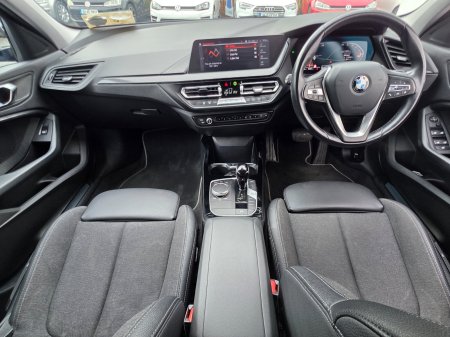 2022 BMW 1-Series - photo 5