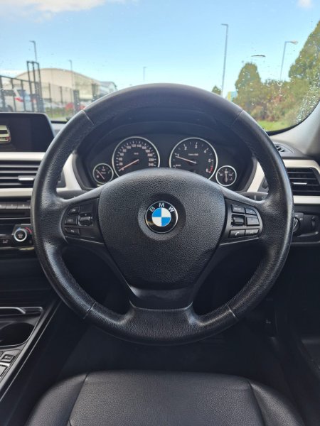 2017 BMW 3-Series - photo 19