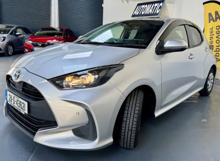 2021 Toyota Yaris - photo 2