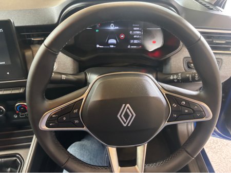 2025 Renault Clio - photo 10