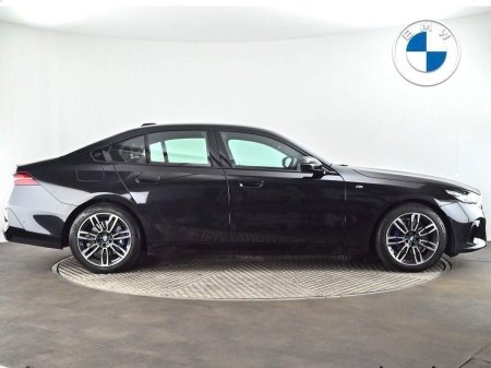 2025 BMW 5-Series - photo 24