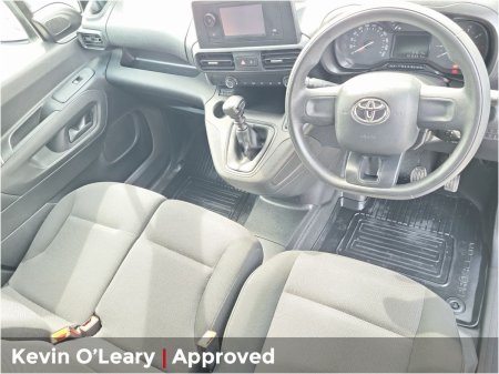 2022 Toyota Proace - photo 2