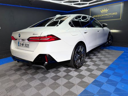 2025 BMW 5-Series - photo 13
