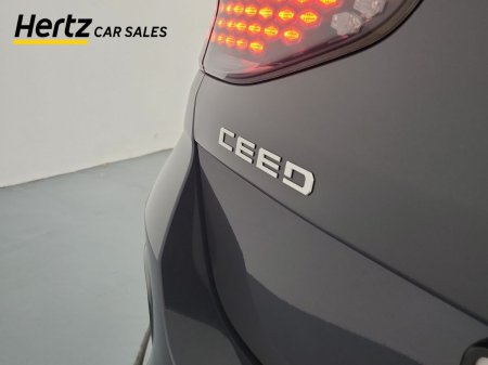 2025 Kia Ceed - photo 11