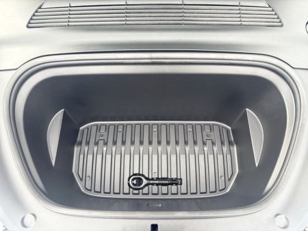 2023 Tesla Model Y - photo 15