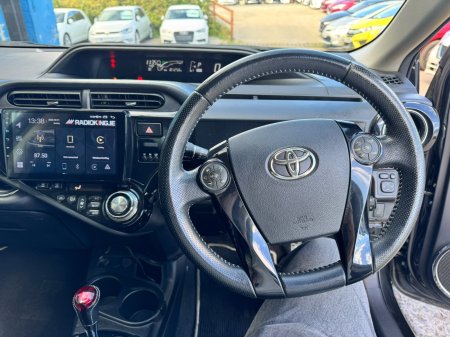 2015 Toyota Aqua - photo 14