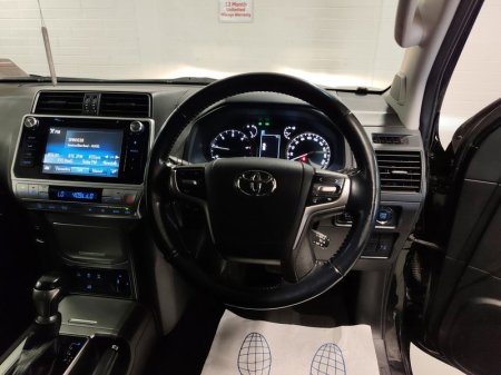 2018 Toyota Land Cruiser - photo 9