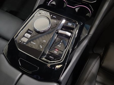2025 BMW i5 - photo 10