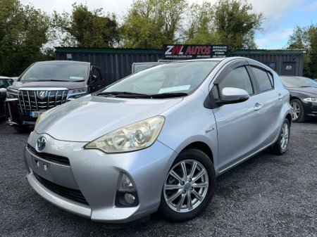 2013 Toyota Aqua - photo 2