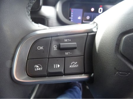 2025 Jeep Avenger - photo 17