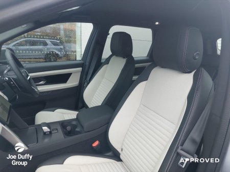 2026 Land Rover Discovery Sport - photo 3