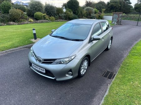 2015 Toyota Auris 1.4 D-4D (90) Aura Touring Sports
