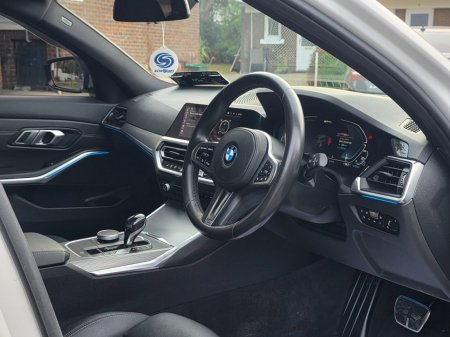 2021 BMW 3-Series - photo 18