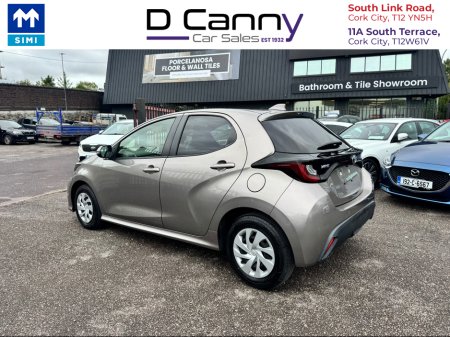2020 Toyota Yaris - photo 2