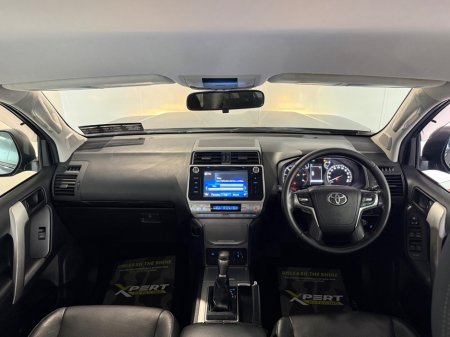 2018 Toyota Land Cruiser - photo 3