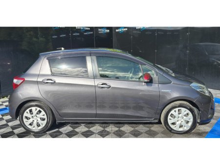 2019 Toyota Vitz - photo 21