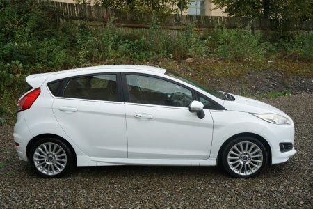 2014 Ford Fiesta - photo 3