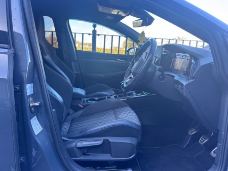 2024 Volkswagen Golf - photo 8