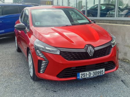 2025 Renault Clio - photo 2