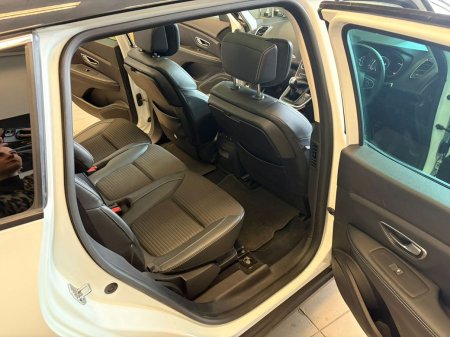 2019 Renault Grand Scenic - photo 19