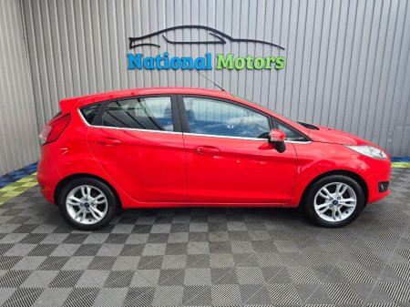 2016 Ford Fiesta - photo 2