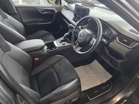 2025 Toyota RAV4 - photo 9