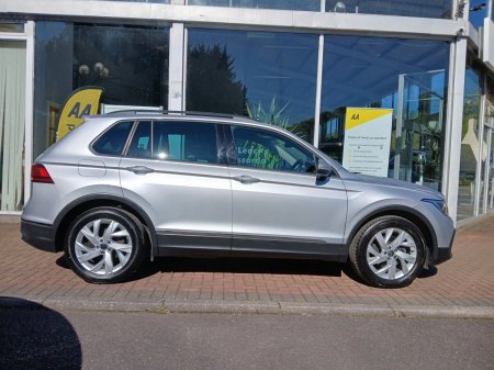 2022 Volkswagen Tiguan - photo 3