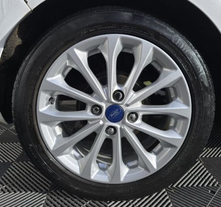 2015 Ford Fiesta - photo 9