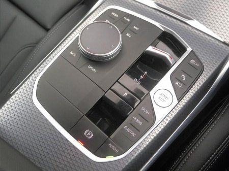 2025 BMW 3-Series - photo 10
