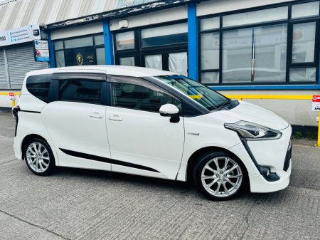 2016 Toyota Sienta - photo 18