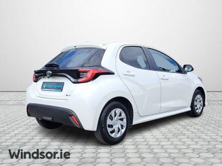 2024 Toyota Yaris - photo 2