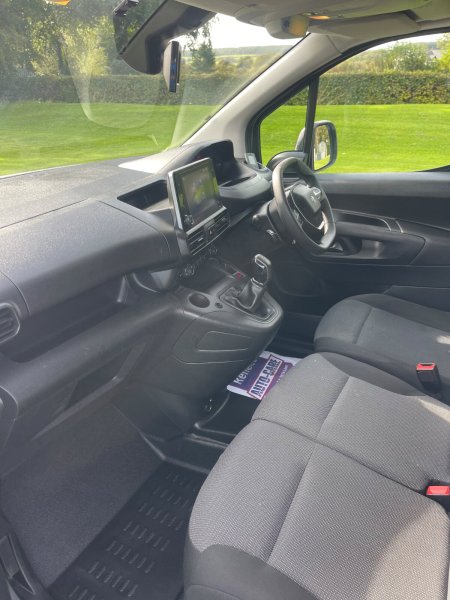 2020 Peugeot Partner - photo 10