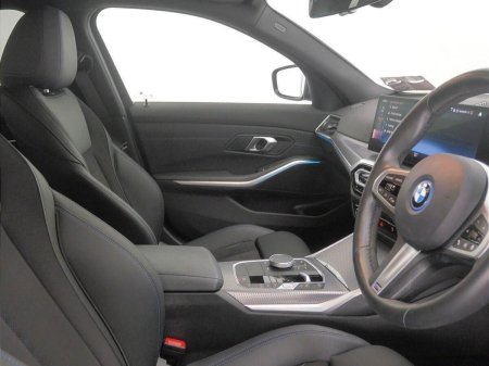 2025 BMW 3-Series - photo 12