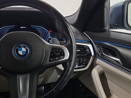 2023 BMW 5-Series - photo 18