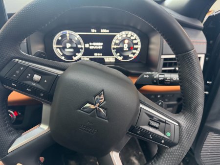 2024 Mitsubishi Outlander - photo 12