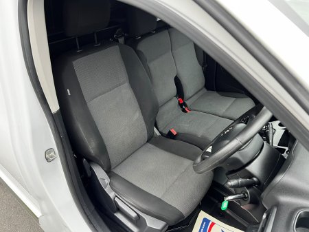 2022 Toyota Proace City - photo 10