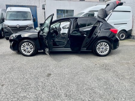 2022 Ford Focus - photo 23