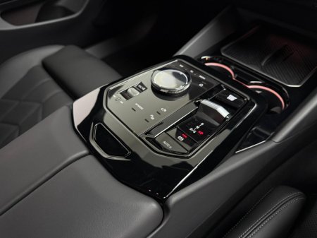 2026 BMW 5-Series - photo 15