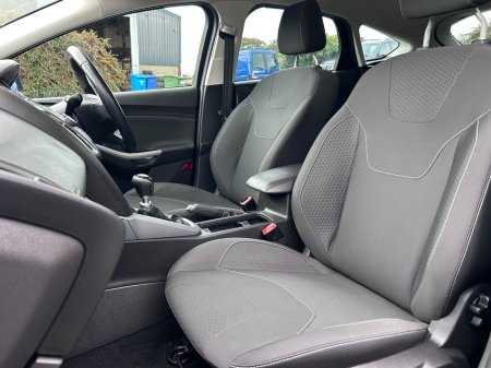 2016 Ford Focus - photo 18