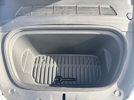 2024 Tesla Model Y - photo 15
