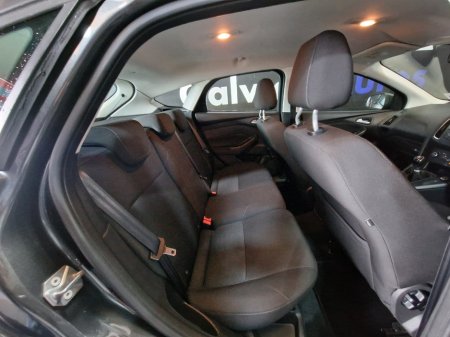 2017 Ford Focus - photo 29