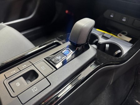 2024 Toyota Prius - photo 10