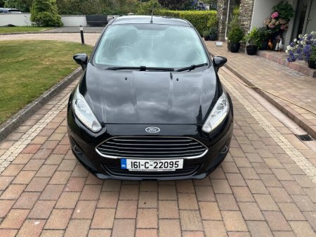 2016 Ford Fiesta - photo 2