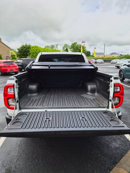 2024 Toyota Hilux - photo 5
