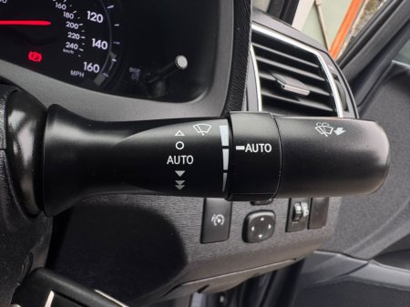 2013 Toyota Avensis - photo 14