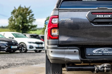 2023 Toyota Hilux - photo 3