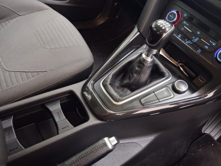 2018 Ford Focus - photo 17