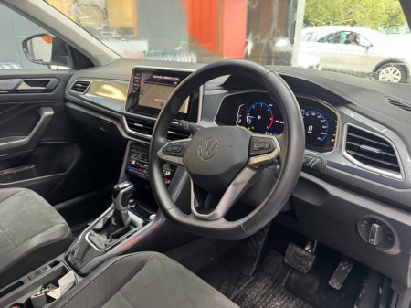 2024 Volkswagen T-Roc - photo 13