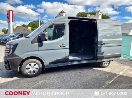 2027 Nissan Interstar - photo 6